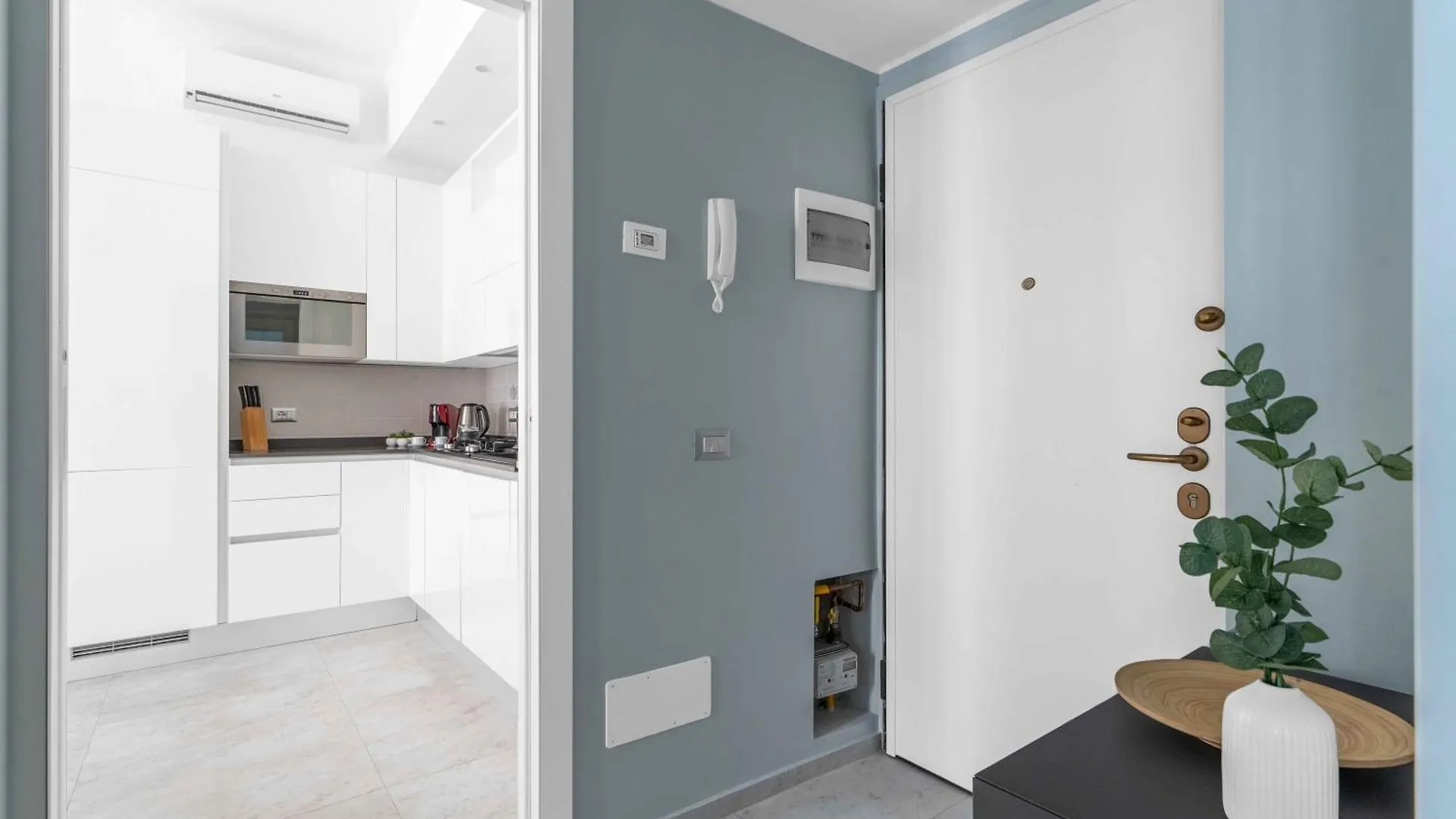 Bright Top-Floor Apt - 5Mins Milan Central Station