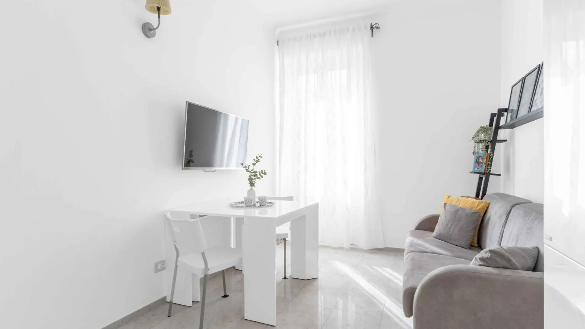 Bright Top-Floor Apt - 5Mins Milan Central Station