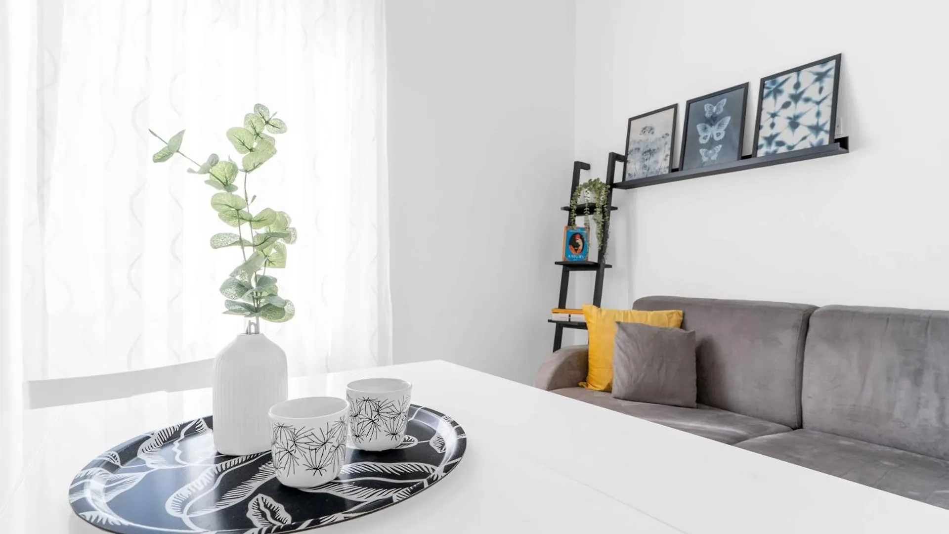 Apartment Bright Top-Floor Apt - 5Mins Milan Central Station
