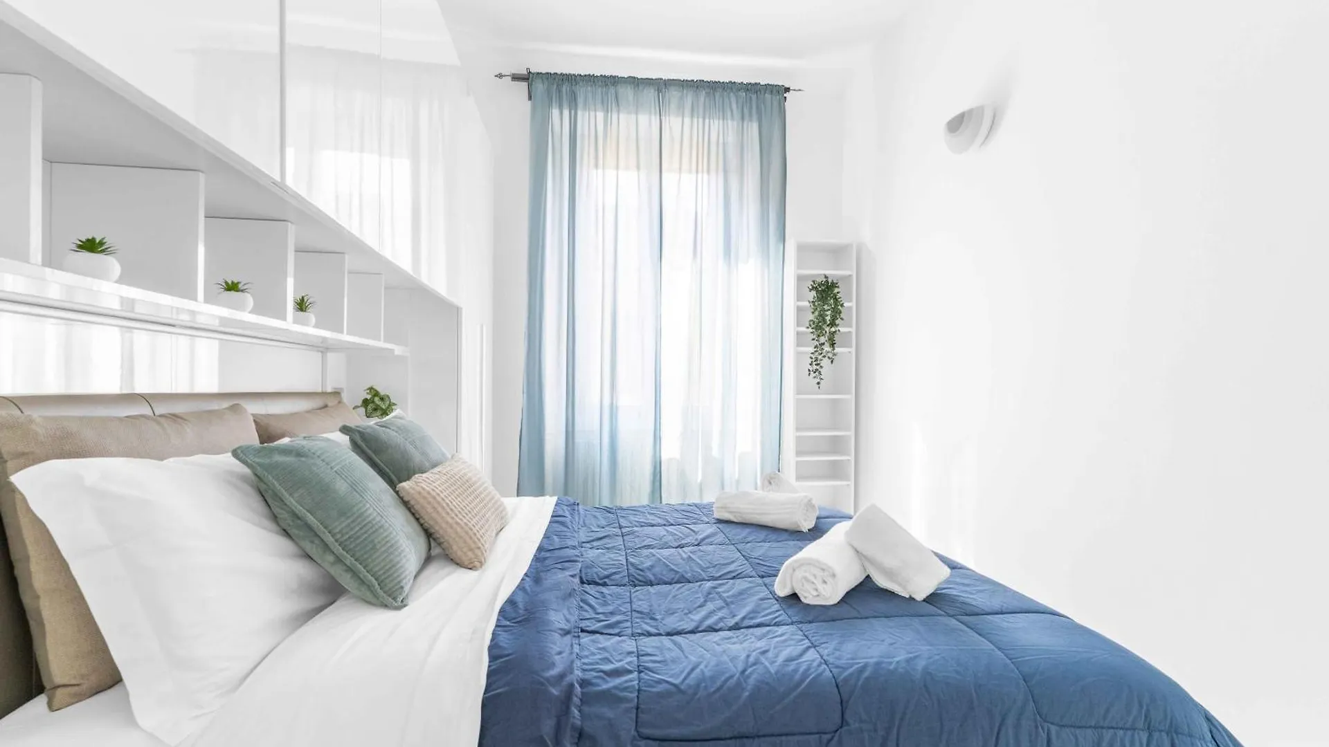 Apartment Bright Top-Floor Apt - 5Mins Milan Central Station