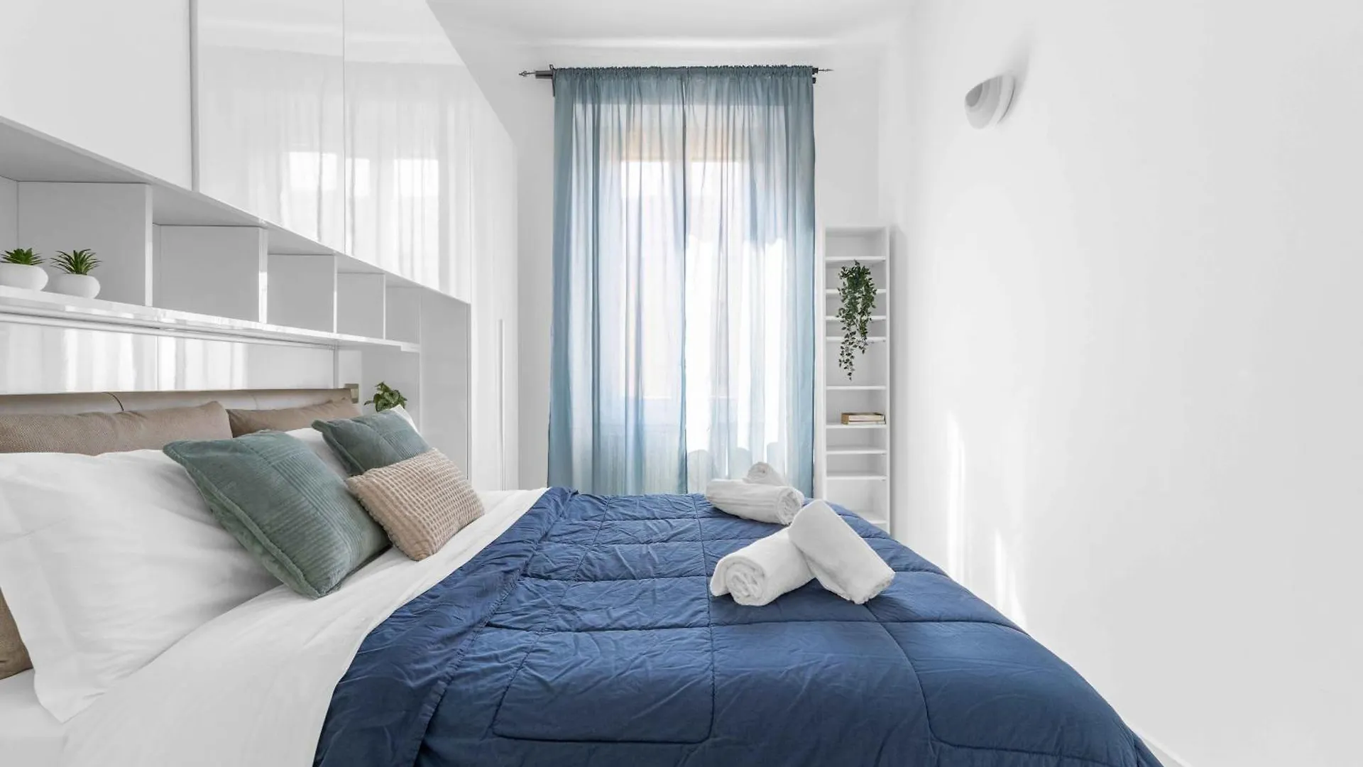Bright Top-Floor Apt - 5Mins Milan Central Station Italy