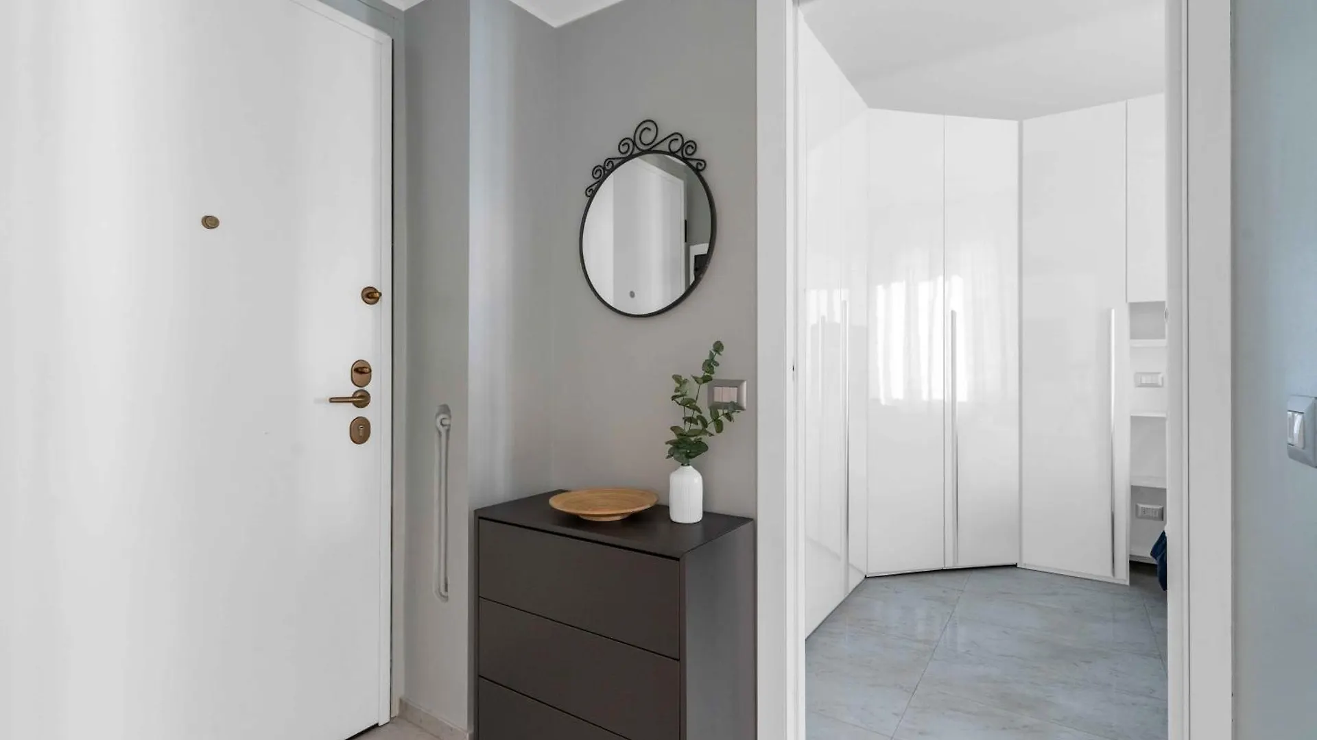 Bright Top-Floor Apt - 5Mins Milan Central Station Itálie
